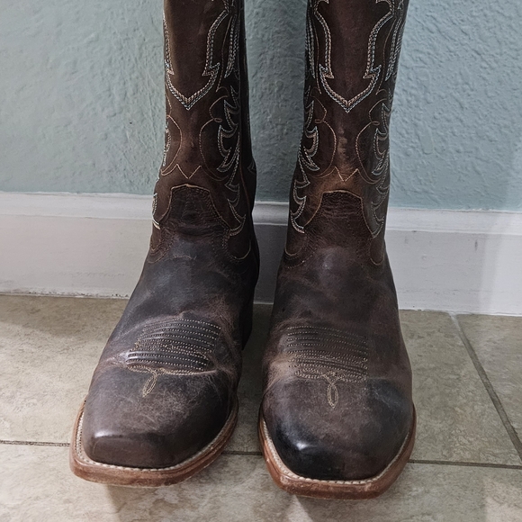 Brown boots - Picture 4 of 4
